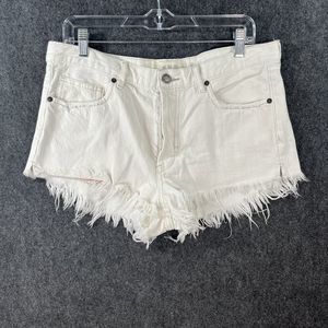 We the FREE PEOPLE Soft WHITE Cut Off JEAN Shorts MID RISE Frayed Denim 30